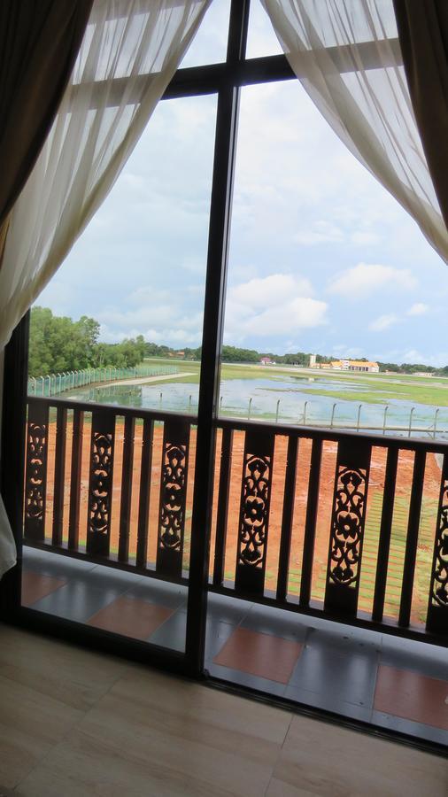 Am Transit Inn, Kuala Terengganu Ngoại thất bức ảnh